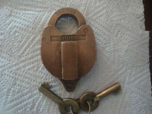 VINTAGE CHUBB SAS SAR 1972  BRASS PADLOCK