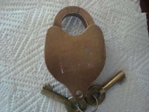 VINTAGE CHUBB SAS SAR 1972  BRASS PADLOCK