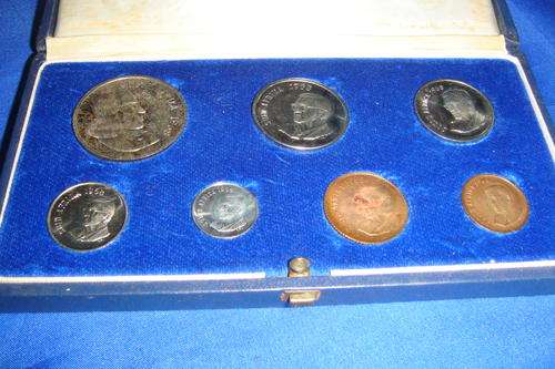 South African coin collection 8 pc  from 1968 including holder