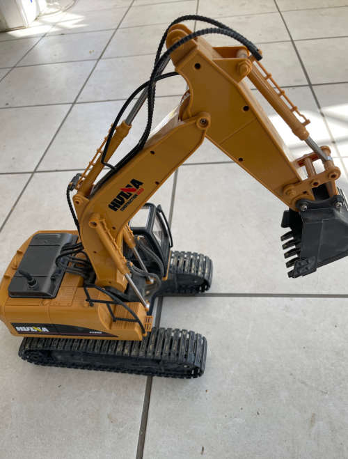 Remote Controlled 1:14 Construction Excavator - 1535