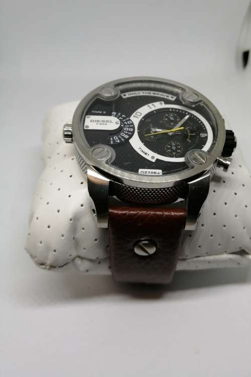 DIESEL LEATHER CHRONOGRAPH QUARTZ WATCH DZ7264