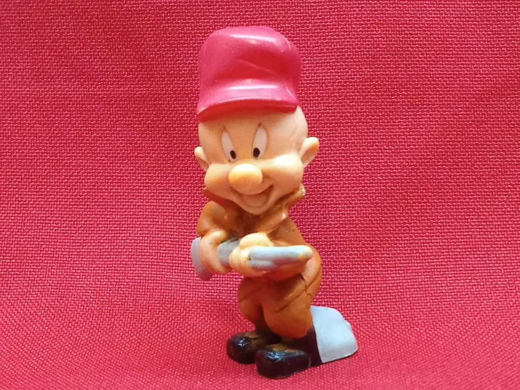 ORIGINAL 1995 WARNER BROS. ELMER FUDD FIGURINE