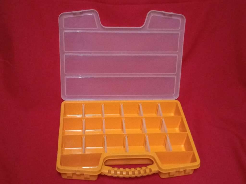 PLASTIC TOOLBOX