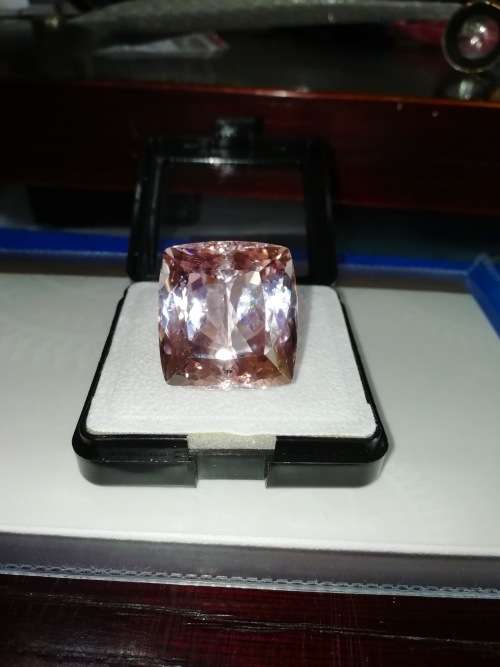 101.72ct Kunzite