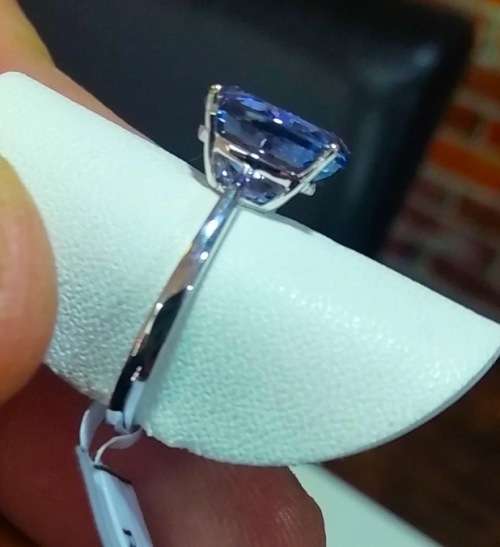 3CT TANZANITE RING  *** LAST OF STOCK - HUGE SAVING ***