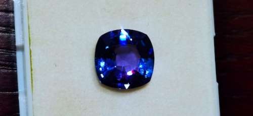 5.35CT TANZANITE * Certified Tanzanite *