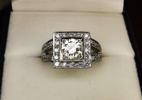 1.20ct Diamond `Olga` designer ring, 18ct White Gold *  *