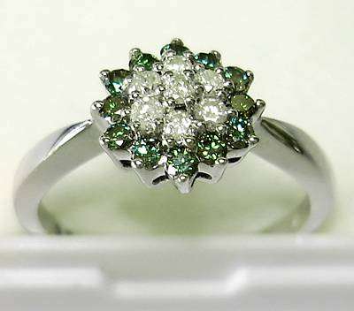 9CT WHITE GOLD, GREEN DIAMOND / WHITE DIAMOND RING [TCtW=0.500Cts][Mass:2.926g] [R22'500.00][BtyH]
