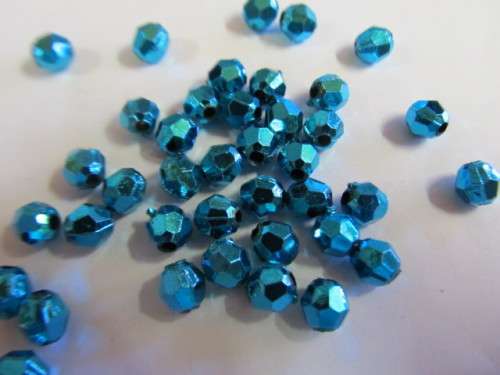 Acrylic Facetted 6mm Beads