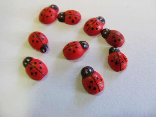 Embellishments Wood Lady Bug Red 12mm