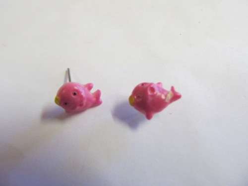 Earrings Stud Fish Shape Pink 8mm