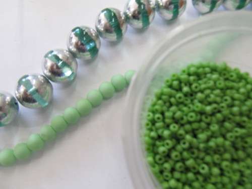 Glass Beads Mixed, Green, 6mm, 14mm, 8/0, 2 x 25pc, 1 x Seedbeads