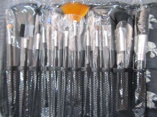 Makeup Set, 12 Pcs Brushes For Different Applications With Black Folding Bag