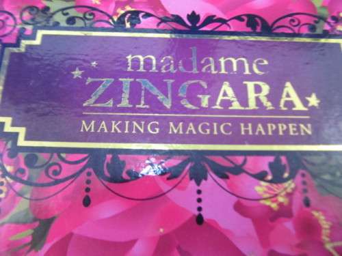 Madame ZINGARA Make-Up Palette Set, Demo Model