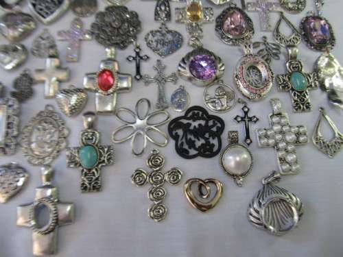 Fashion Jewellery, 1 Lot Pendants / Earrings, Good, Broken and Bruised