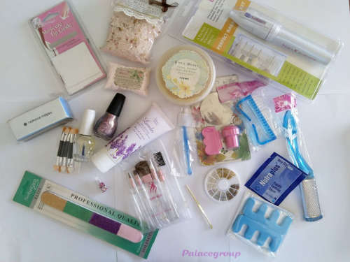 Complete Nail And Make-up Kit, See Discription And Photos Below.......