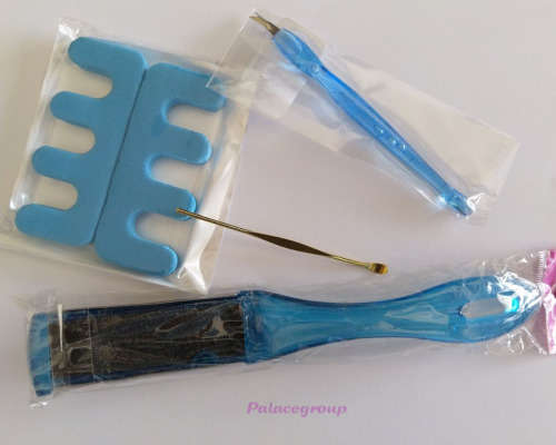 Complete Nail And Make-up Kit, See Discription And Photos Below.......