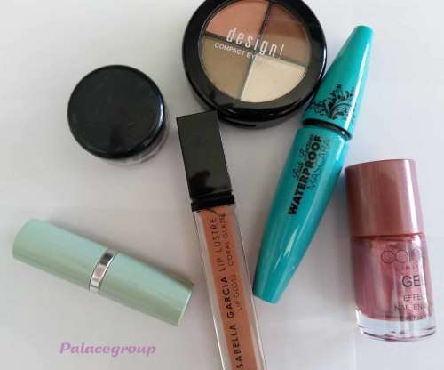 Complete Nail And Make-up Kit, Display Items, See Discription And Photos Below.......