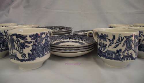 Vintage Original, Broadhurst Staffordshire Blue Willow English Ironstone Dinner Set