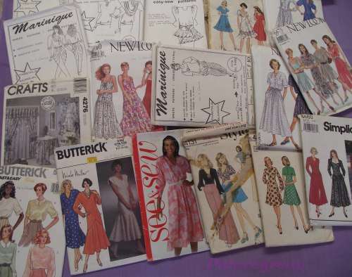 1 Lot New And Used Patterns And Guide to Dressmaking / Home Sewing, Various Makes And Sizes, 25pc