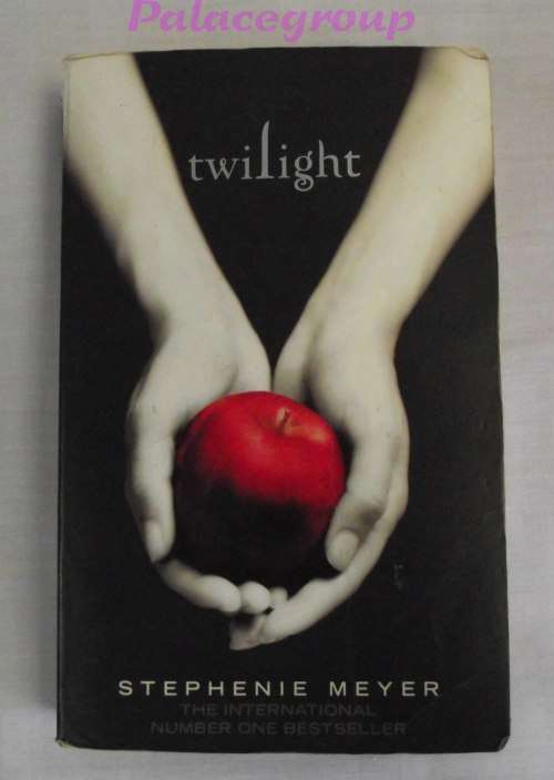 Twilight, Stephenie Meyer, The International Number One Bestseller, Pg 444, Paperback, A5