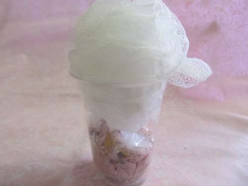 Bath Salt With Sponge, White, 1 Set