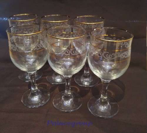 6 x Vintage Wine Glasses With Gold Trimings, Glasses In Excellent Cond. See Photos Below