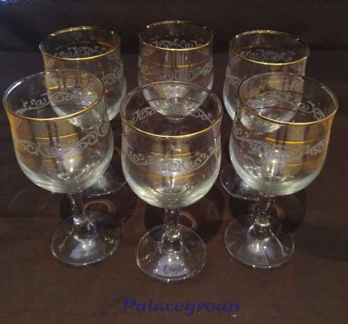 6 x Vintage Wine Glasses With Gold Trimings, Glasses In Excellent Cond. See Photos Below