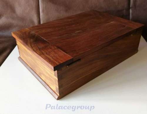 Vintage Imbuia Jewellary Kist / Box, 34cm x 23cm x 10cm. See Photos Below