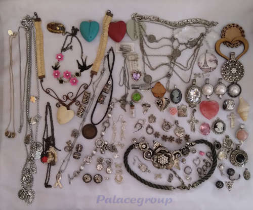1 Lot Of Redundant, Broken and Bruised, Beading and Jewellery Items, See Photo`s, Weight 1.18kg