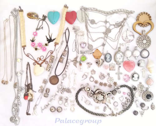 1 Lot Of Redundant, Broken and Bruised, Beading and Jewellery Items, See Photo`s, Weight 1.18kg