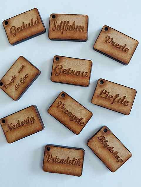 Embellishments, Afrikaans Words, Religion, Wood, Natural Colour, 17 x 25mm, 10pc