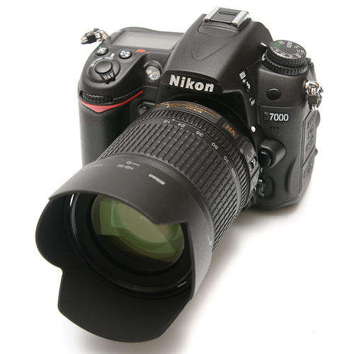 Nikon D7000 with 18-55mm and 70-300mm lenses and Lowepro Bag SHIPPING INFO BELOW