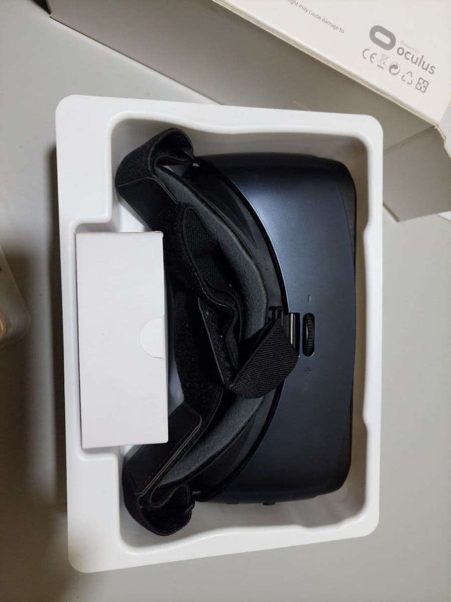 Samsung Gear VR Virtual Reality Headset