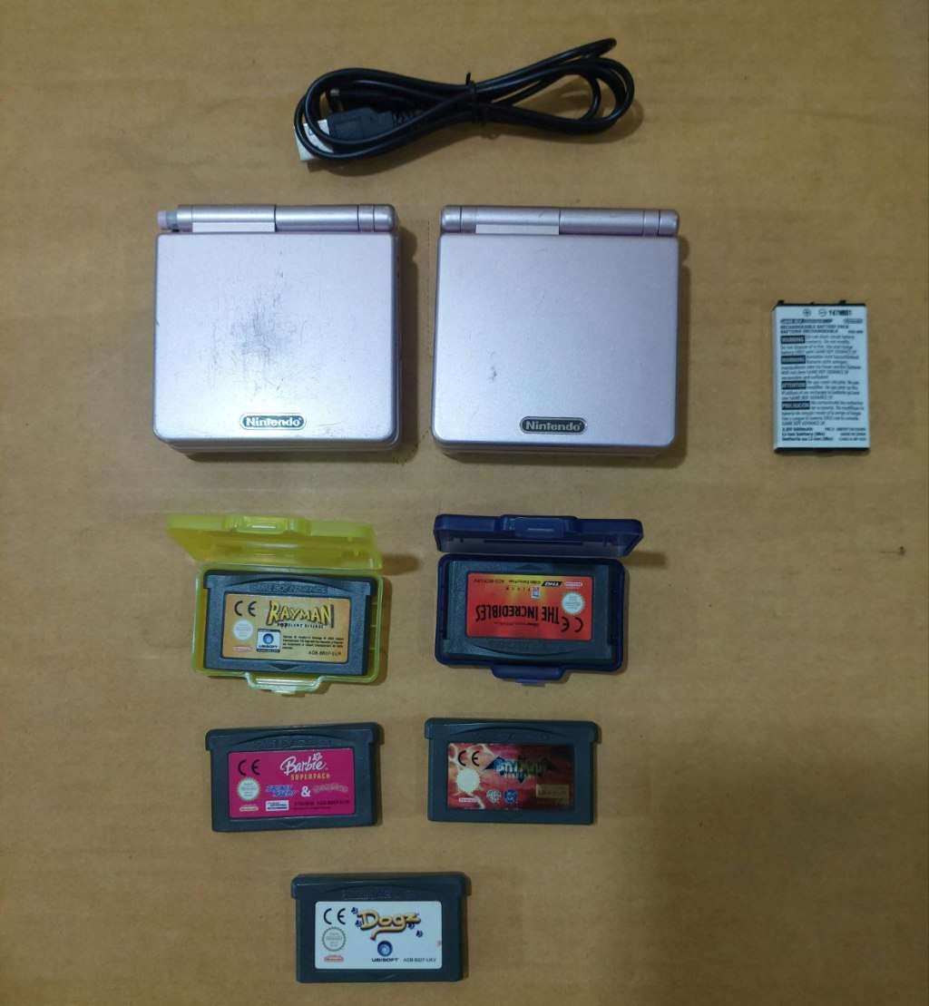 *RARE* Nintendo Game Boy Advance SP X 2 PLUS 5 Games