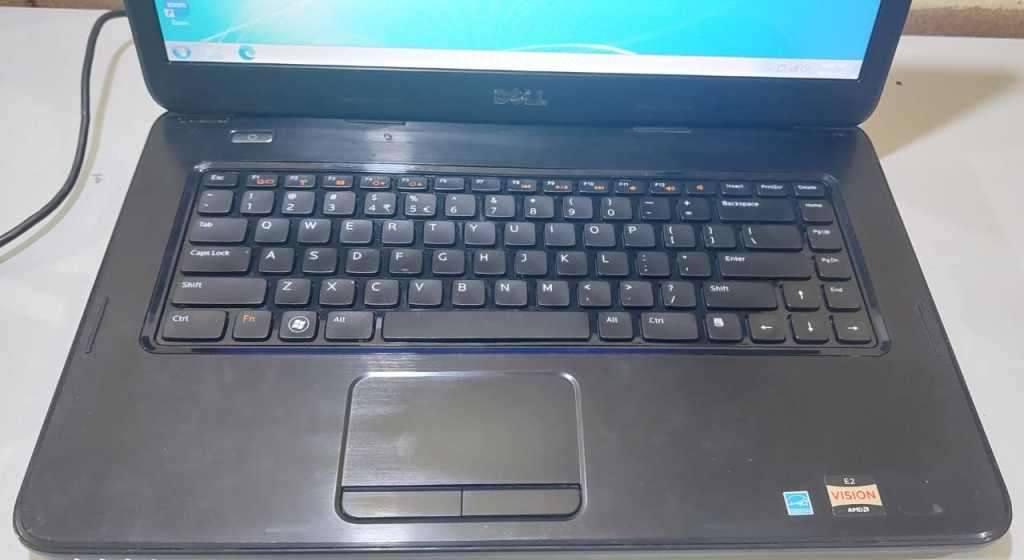 DELL LAPTOP (NEW BATTERY INSTALLED)