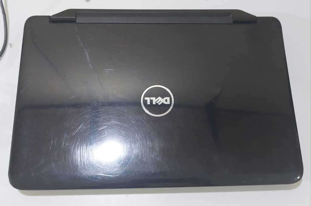 DELL LAPTOP (NEW BATTERY INSTALLED)