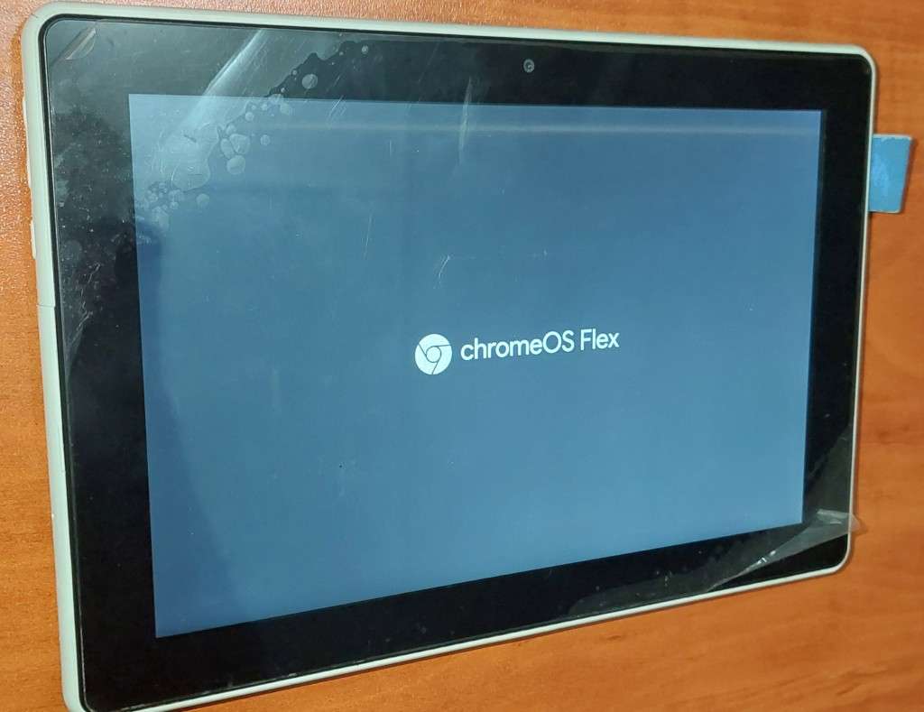 NUBOOK BY YEKANI | TOUCHSCREEN | QUAD CORE ATOM Z3735F | 2GB DDR3L | 32GB SSD | 11.6 LED