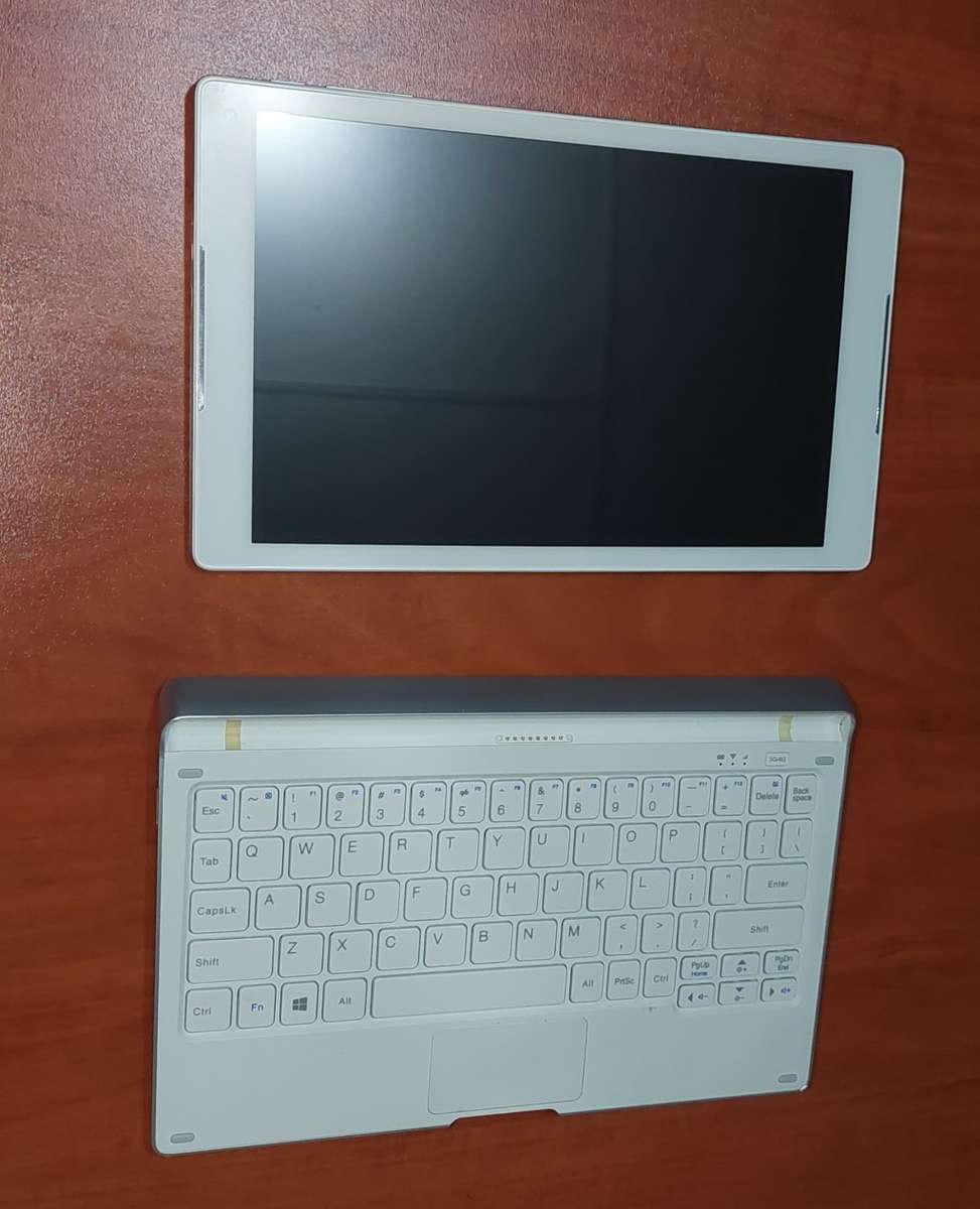 Alcatel Plus 10 2-in-1 Tablet (with original box & Manual)