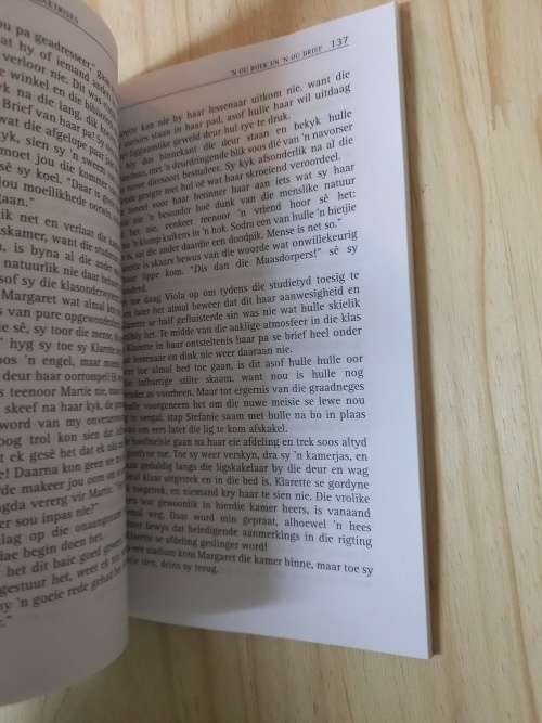 Maasdorp se redaktrises (Nr 13) deur Stella Blakemore (2de uitgawe, 1ste druk 2006)