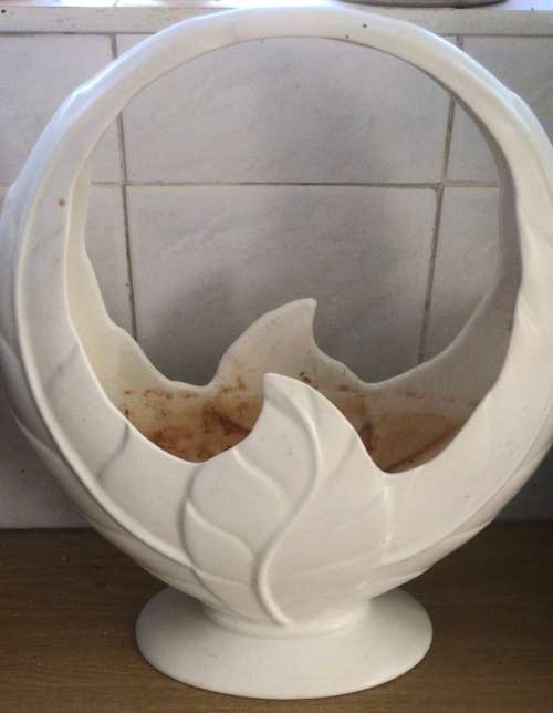 Beswick England Art Deco leaf basket vase #819 cream 1940s
