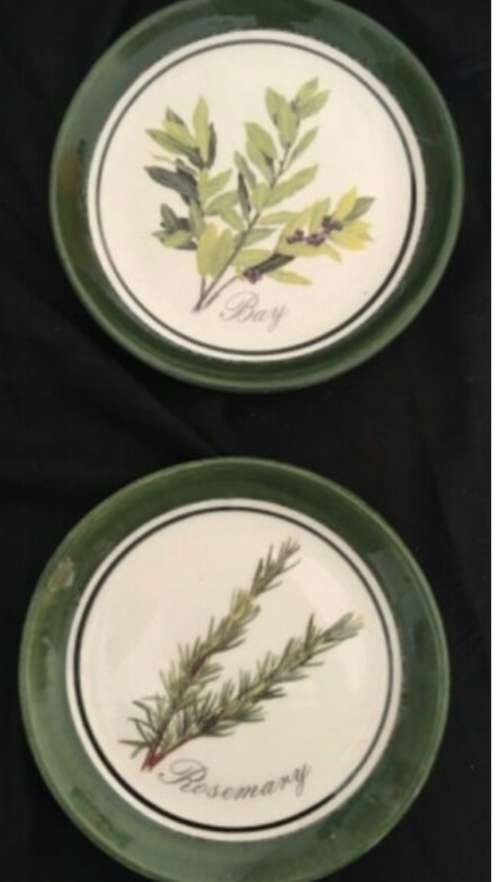 Milwood potteries decorative plates (set of 2)