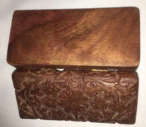 Wood jewelry box