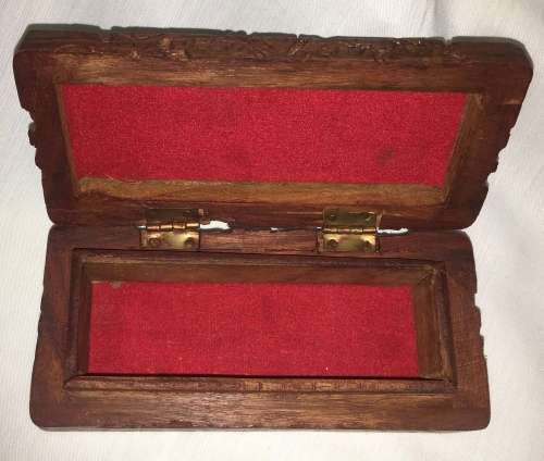 Wood jewelry box