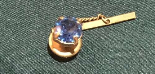 Tie pin and cufflinks set