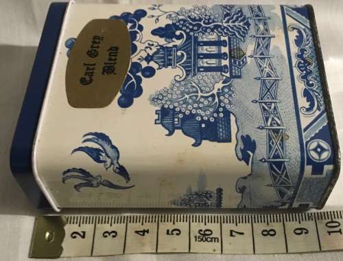Earl Grey blue and white tin