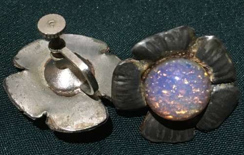 Earrings - screw in - Vintage