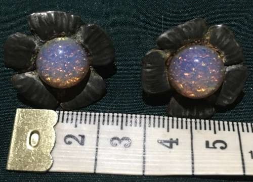 Earrings - screw in - Vintage