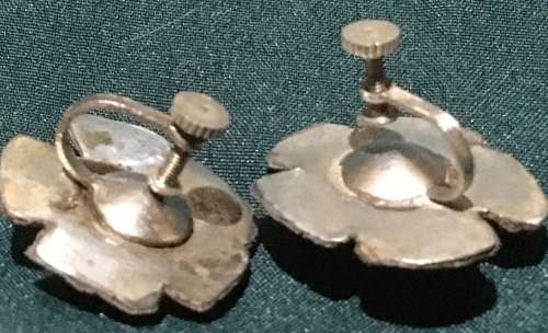 Earrings - screw in - Vintage