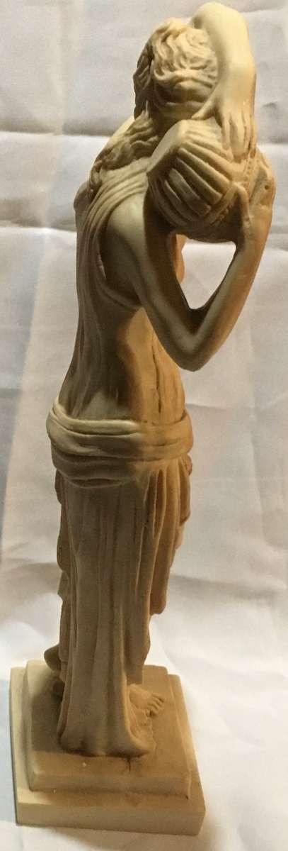 Roman goddess with urn composite figure - 40 cm
